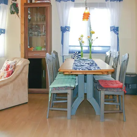 Stunning In Kirchheim With 4 Bedrooms And Wifi