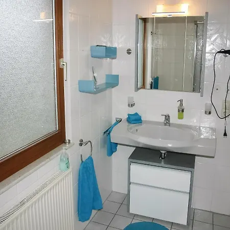 Stunning In Kirchheim With 4 Bedrooms And Wifi 別荘